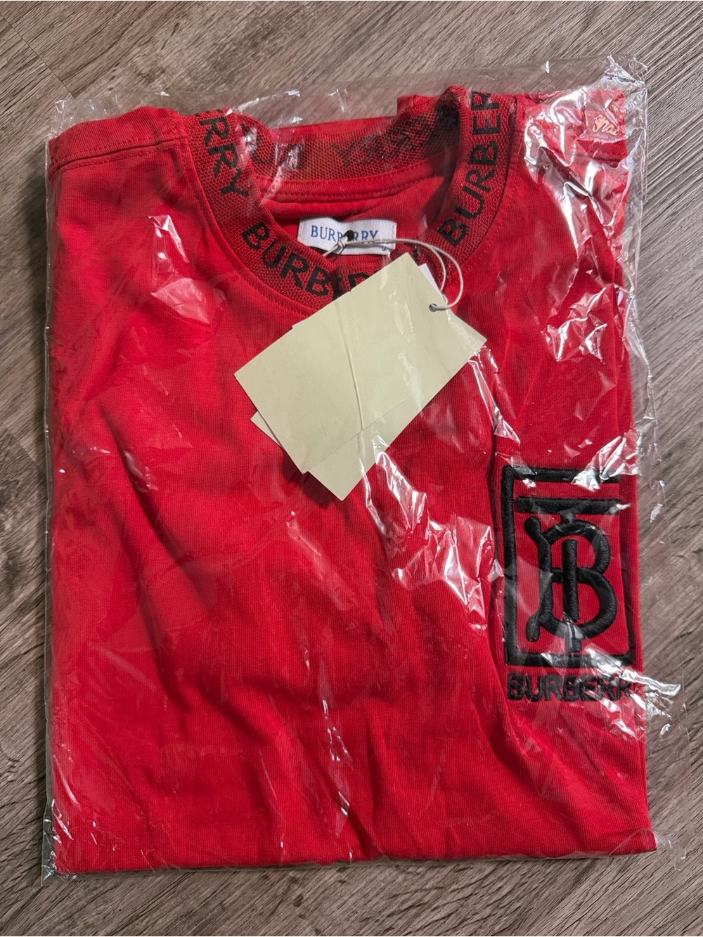 Burberry Red Short-Sleeve Logo Trim Men’s Tee - Picture 5 of 6